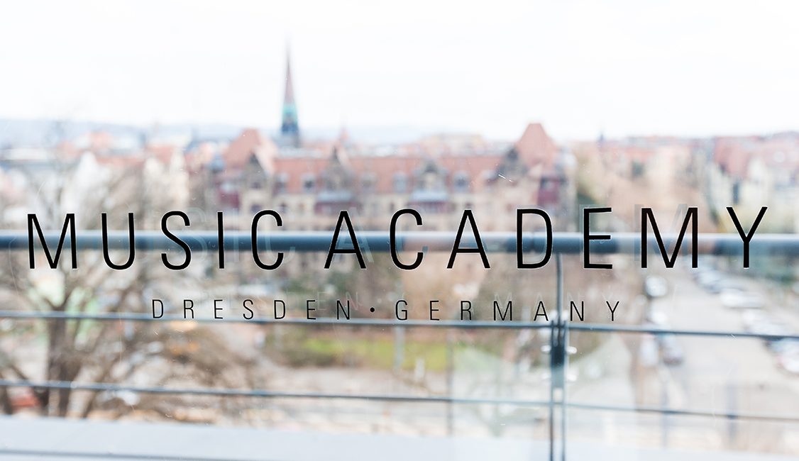 Schriftzug Musikschule Music Academy Dresden